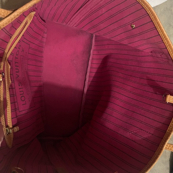 Louis Vuitton Neverfull AND Wristlet (hot pink inside) w/dust bag - Picture 11 of 17
